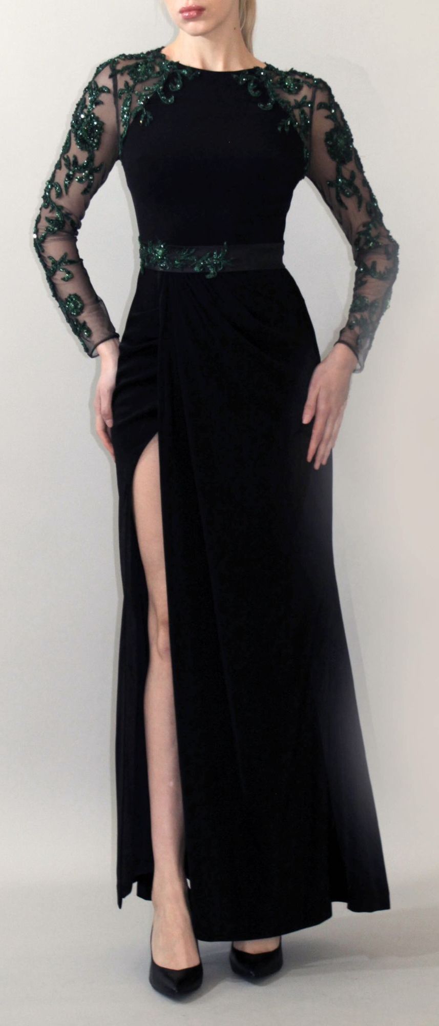 U03096DEBL-BLACK PRE-ORDER Kindly send email for delivery enquiry